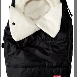 Skip Hop Black and Cream Plush Lined Baby Footmuff